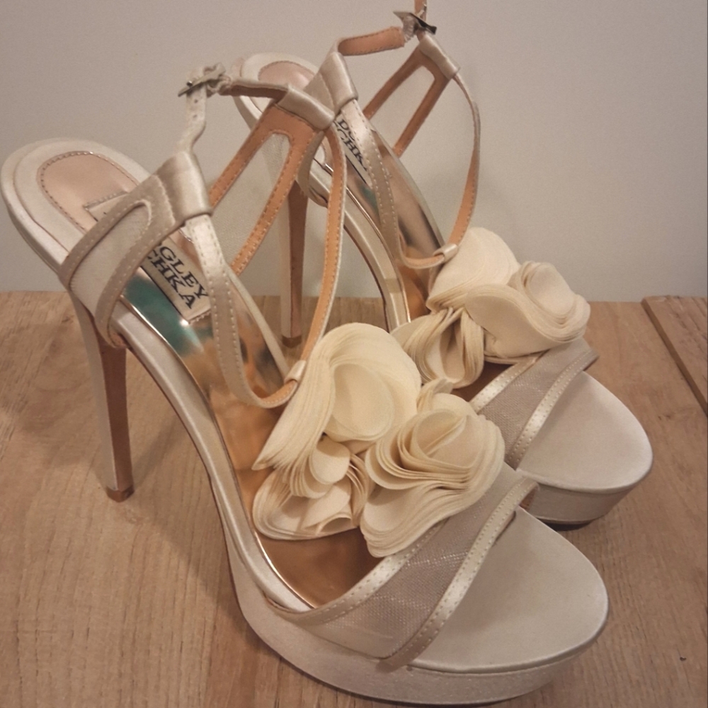 Badgley Mischka - "Randee" in White Satin Size 8